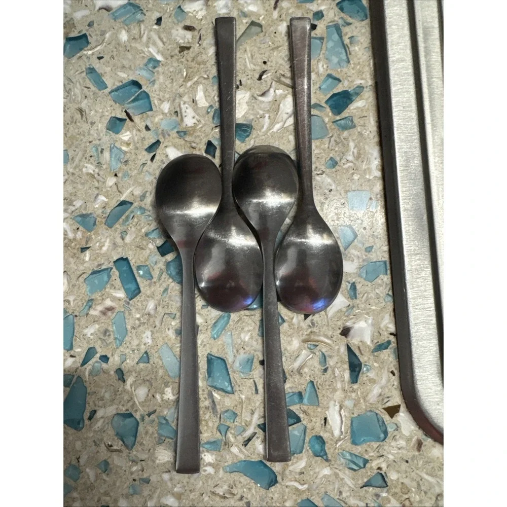 Stainless Steel 18/8 lot of 4 Cereal Spoons & 3 Soup Spoons Straight Edge Handle